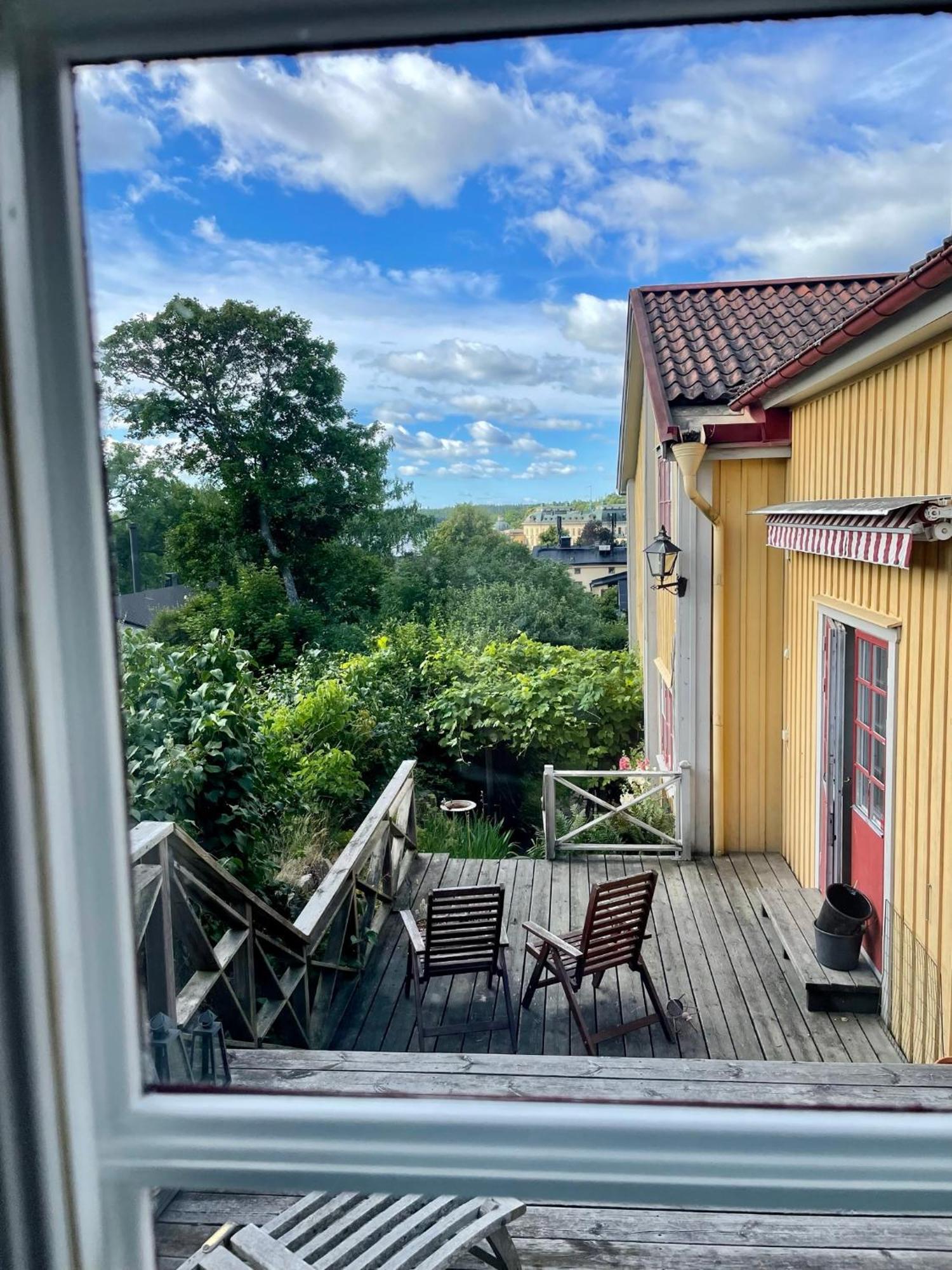 Gaesthus Med Utsikt Oever Drottningholms Slott Eksteriør billede